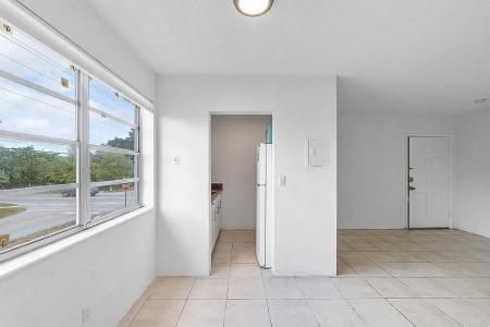 14950 N Miami Avenue 6, Miami, Floryda 33168, USA
