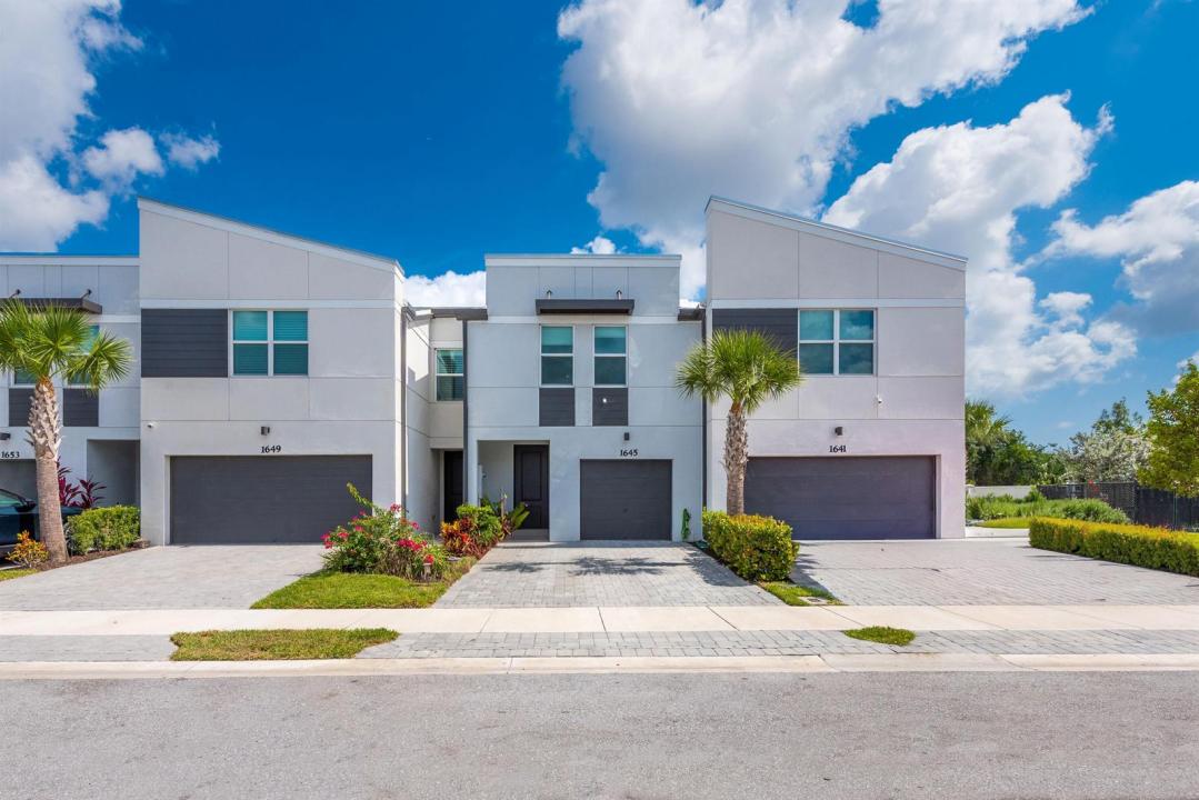 1645 Lindley Street, Mangonia Park, Floride 33407, États-Unis