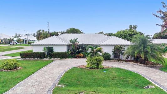 1577 Thumb Point Drive, Fort Pierce, Florida 34949, USA