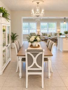 351 SW Butler Ave, Port St. Lucie, Florida 34983, USA