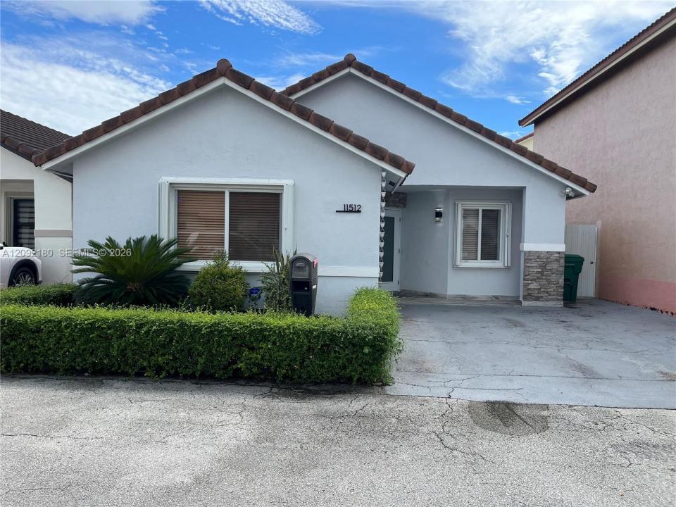11512 SW 6th St, Sweetwater, Florida 33174, USA