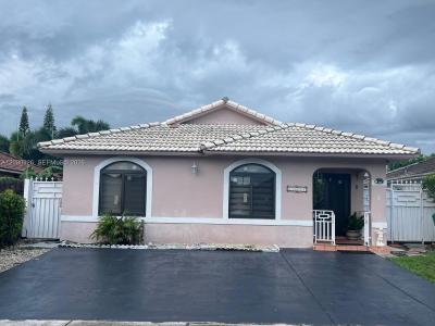 10071 NW 127 terrace, Hialeah Gardens, Florida 33018, USA