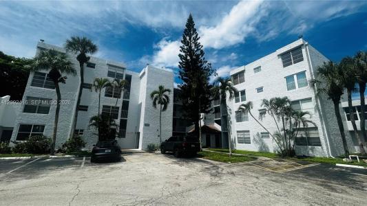 9410 Live Oak Pl 207, Davie, Florida 33324, USA