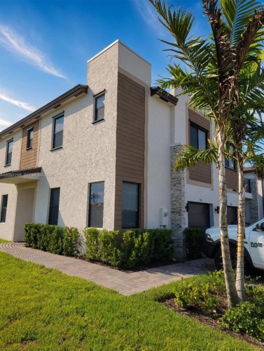 796 NE 208th Lane 796, Miami Gardens, Florida 33179