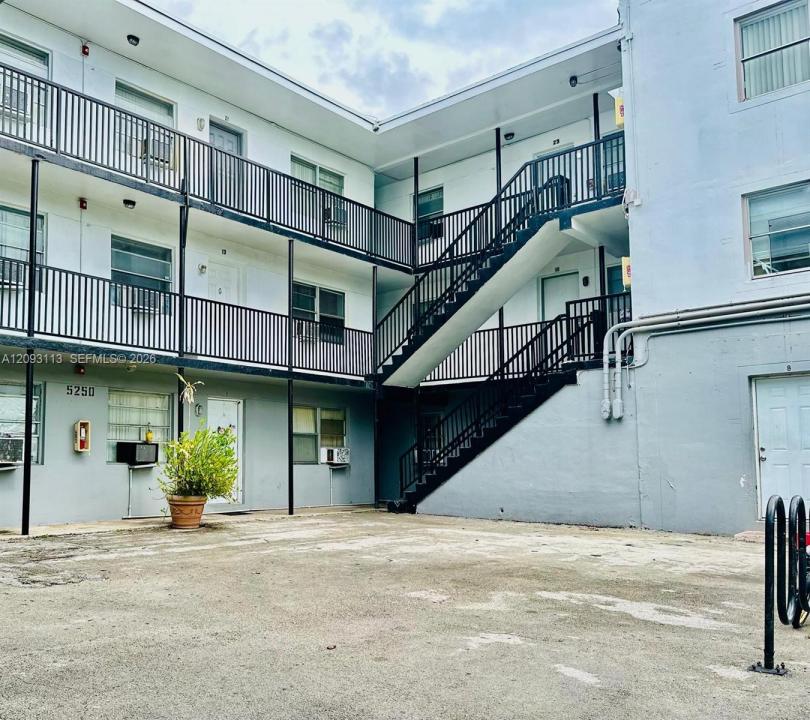 5200 NW 26th Ave 16, Miami, Флорида 33142, Соединенные Штаты