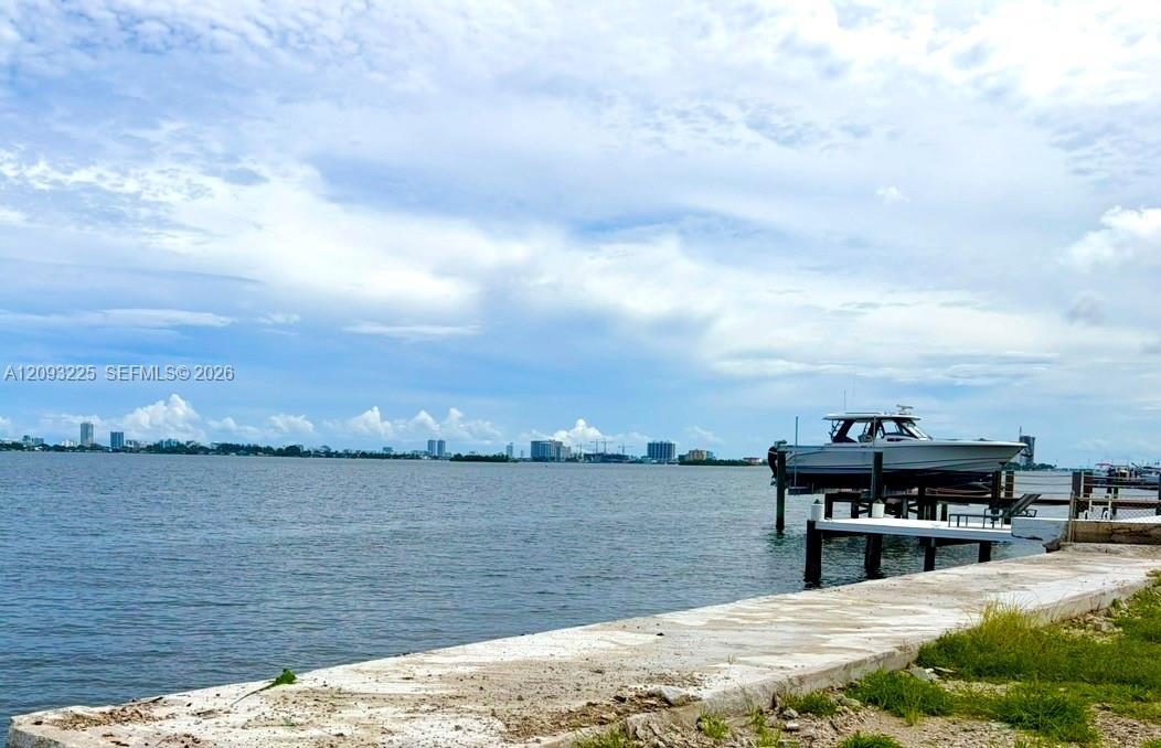 10875 N Bayshore Dr, Miami, फ्लोरिडा 33161, संयुक्त राज्य अमेरिका