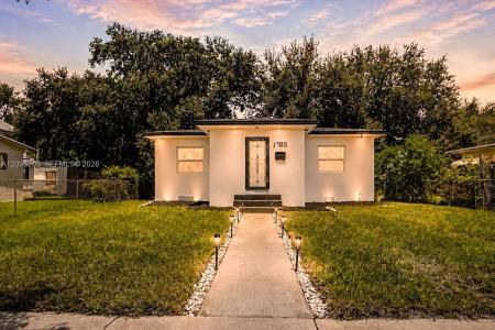 1785 NW 52nd St, Miami, Florida 33142, USA