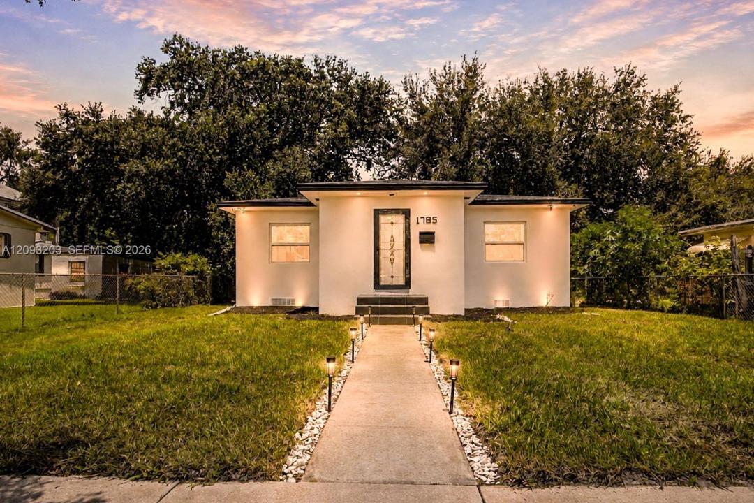 1785 NW 52nd St, Miami, Floride 33142, États-Unis