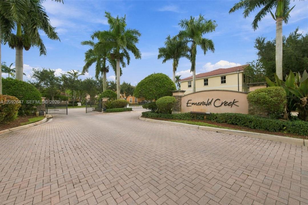 12436 NW Emerald Creek Mnr, Plantation, Флорида 33325, Соединенные Штаты