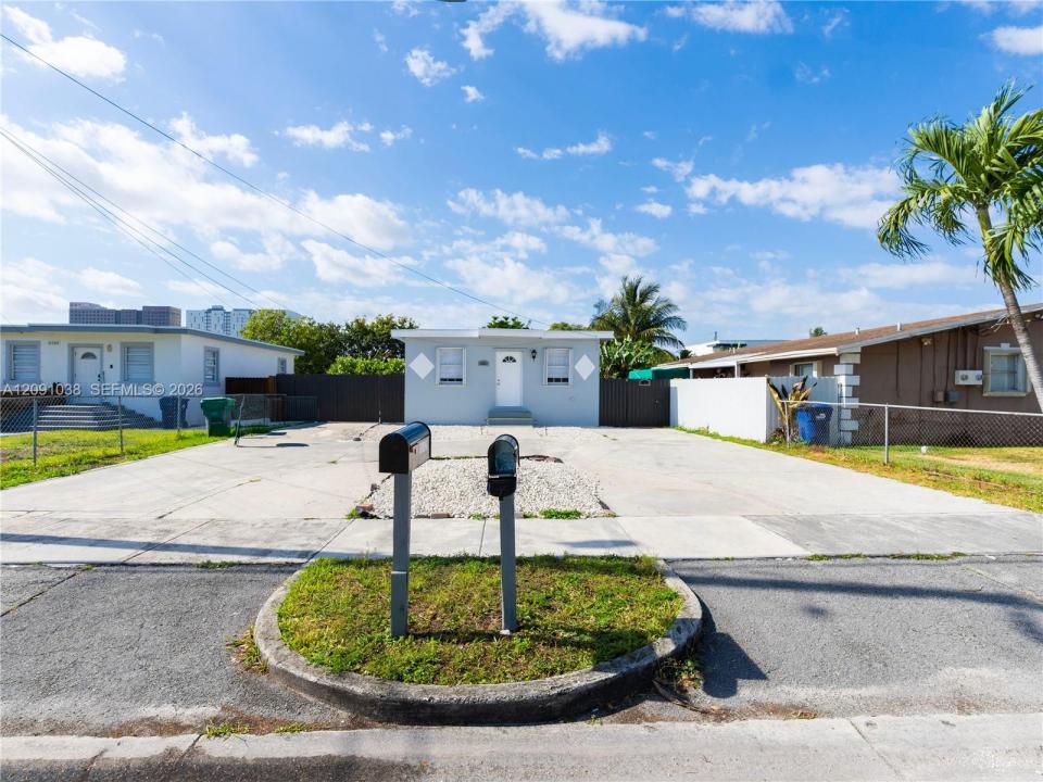 11128 SW 2nd St 11128, Sweetwater, Floride 33174, États-Unis