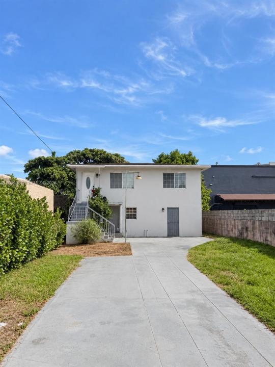 2315 NW 35th St, Miami, Florida 33142