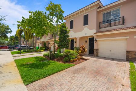 213 Las Brisas Circle, Sunrise, Флорида 33326, Соединенные Штаты
