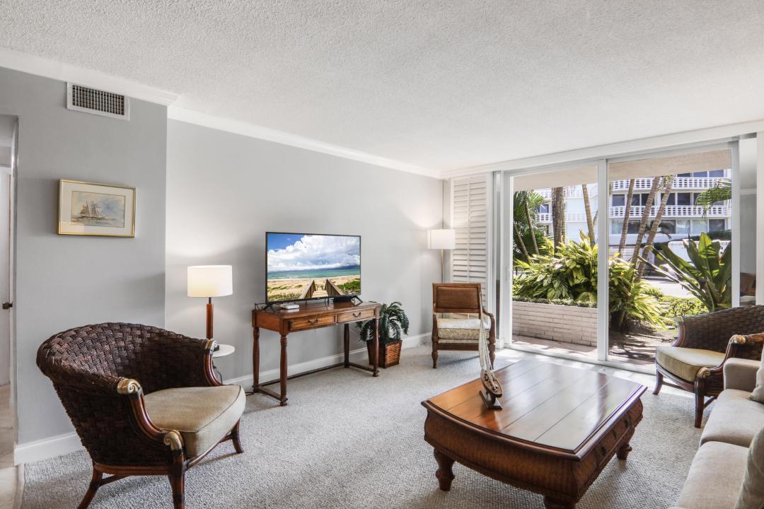 139 SUNRISE Avenue 101, Palm Beach, Florida 33480, USA