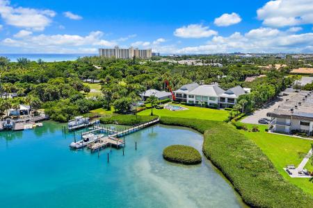 851 Saturn Street APT A, Jupiter, Floryda 33477, USA