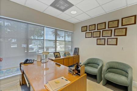 100 E COMMERCIAL Boulevard, Oakland Park, Floride 33334, États-Unis