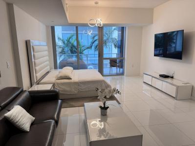 851 NE 1ST Avenue 201, Miami, Flórida 33132, Estados Unidos