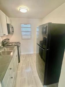 22 NW 8th Avenue 4, Dania Beach, Флорида 33004, Соединенные Штаты
