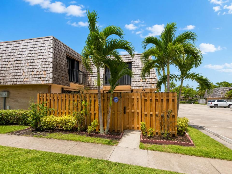 219 LAKE ARBOR Drive 219, Palm Springs, Floride 33461, États-Unis