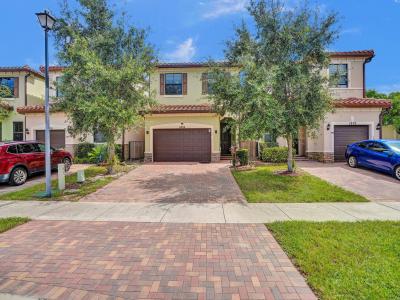 5804 NW 46th Lane, Tamarac, Florida 33319, USA