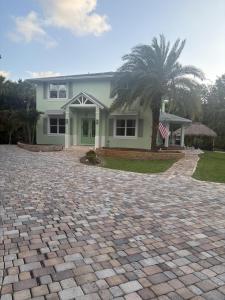 172 S RIVER Road, Sewalls Point, Floryda 34996, USA