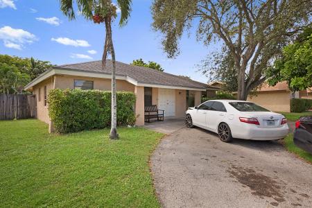 1204 SW 74th Avenue, North Lauderdale, 佛罗里达州 33068, 美国