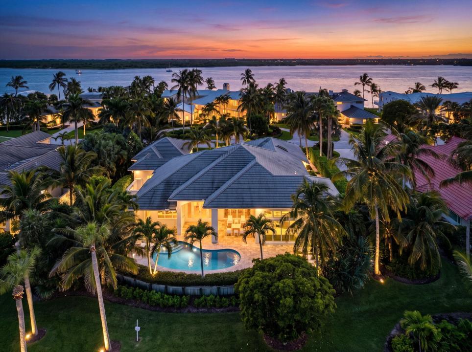 7037 SE Harbor Circle, Stuart, Florida 34996