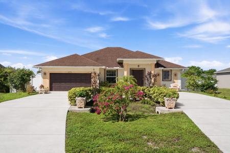 2272 SW Cameo Boulevard, Port St. Lucie, Florida 34953, Estados Unidos