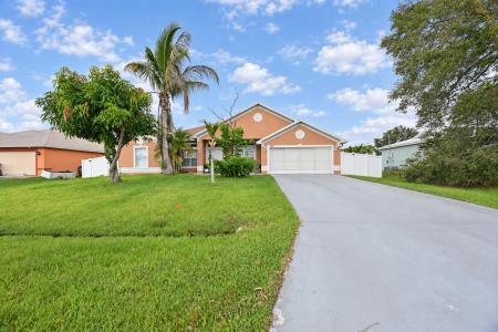 1392 SE ODONNELL Lane, Port St. Lucie, Florida 34983