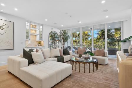 100 ROYAL PALM Way D2, Palm Beach, Флорида 33480, Соединенные Штаты
