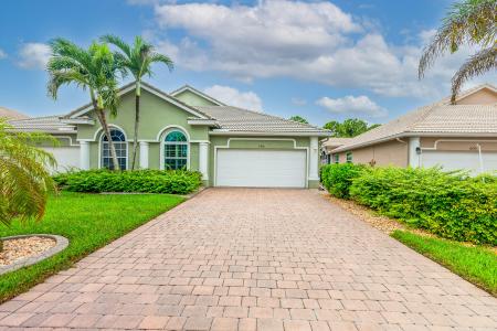 590 NW Red Pine Way, Jensen Beach, Florida 34957, USA