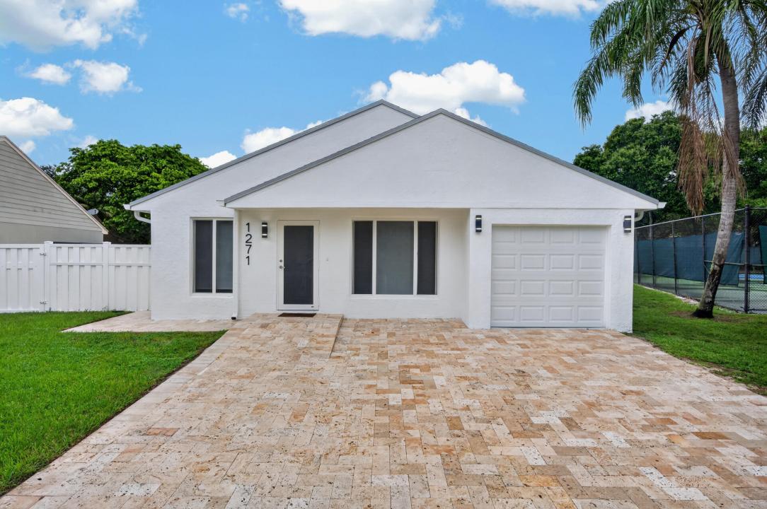 1271 SW 85TH Terrace, Pembroke Pines, Floride 33025, États-Unis