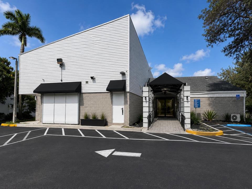 230 S Dixie Highway, Hallandale Beach, Florida 33009