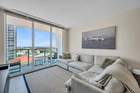 350 SE 2nd Street 1980, Fort Lauderdale, Florida 33301, HOA KỲ