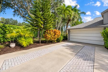 2402 Landings Boulevard, Greenacres, Floryda 33413, USA