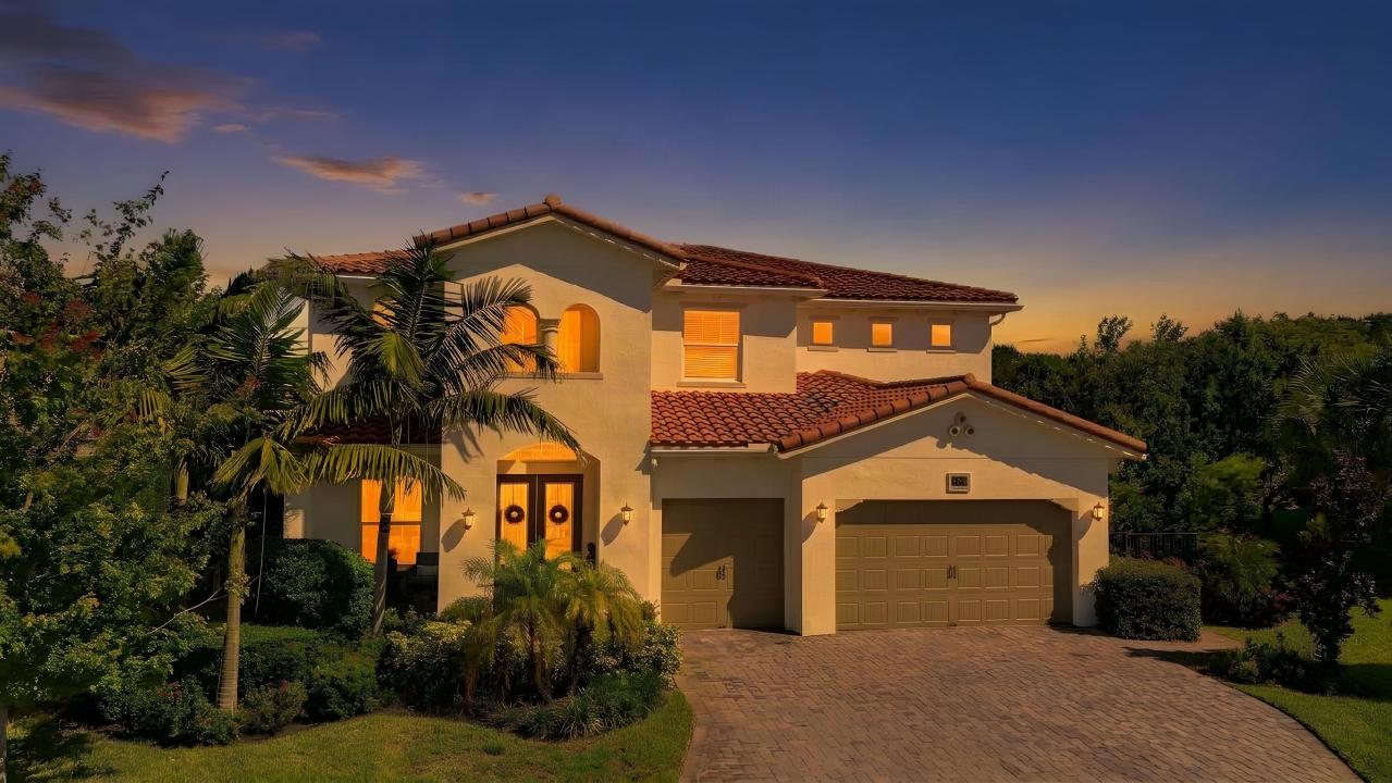 2475 NE Evinrude Circle, Jensen Beach, Flórida 34957, Estados Unidos