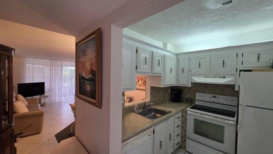 2801 Somerset Drive 407, Lauderdale Lakes, 佛罗里达州 33311, 美国