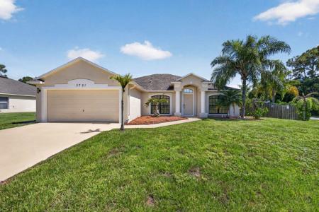 3721 SW Masilunas Street, Port St. Lucie, פלורידה 34953, ארצות הברית של אמריקה 