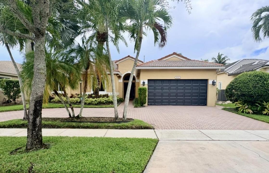 1032 NW 139TH Terrace, Pembroke Pines, Florida 33028, USA