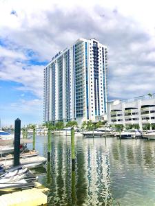 17111 BISCAYNE Boulevard 1903, North Miami Beach, Flórida 33160, Estados Unidos
