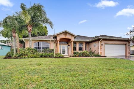 5825 NW ZENITH Drive, Port St. Lucie, Florida 34986, Estados Unidos