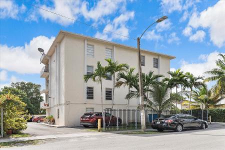 2138 SW 6 Street 301, Miami, Floride 33135, États-Unis