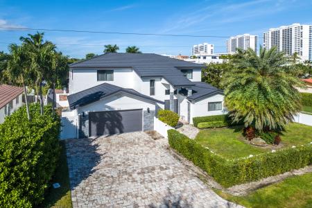 811 SE 31st Street, Boca Raton, Florida 33432