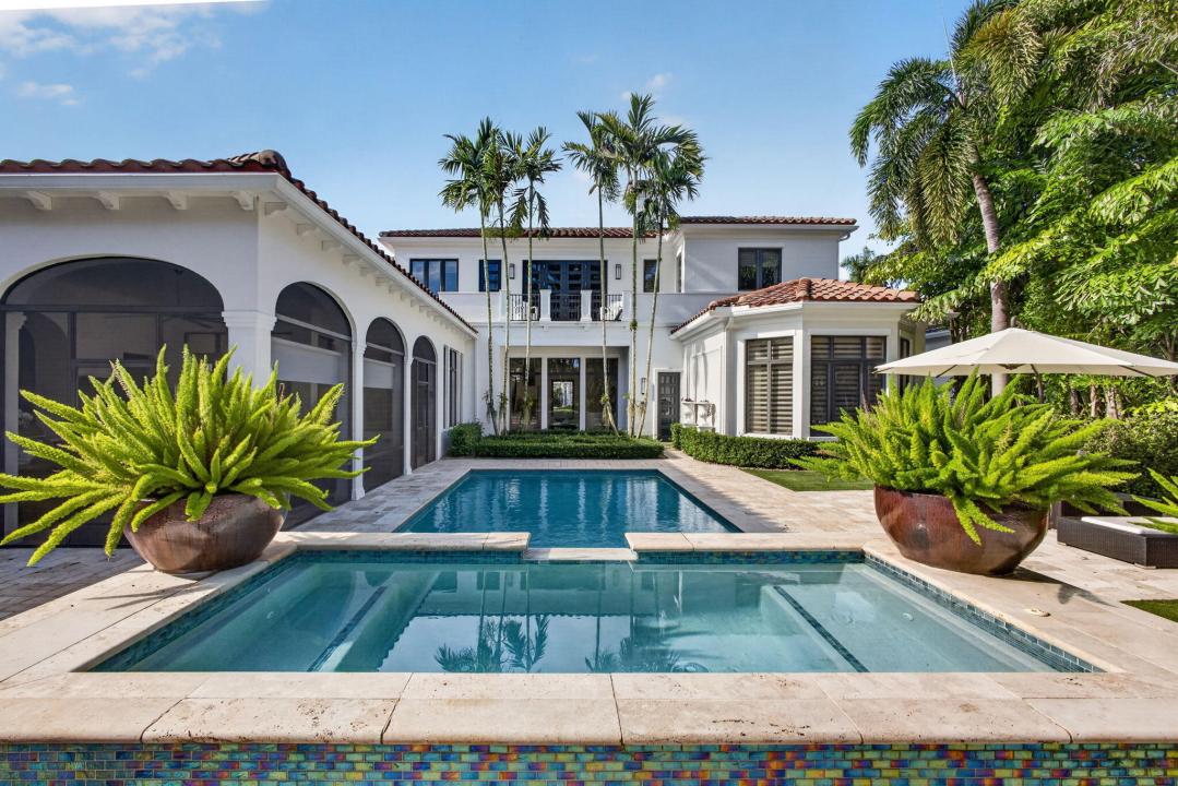 213 Via Palacio, Palm Beach Gardens, Florida 33418, USA