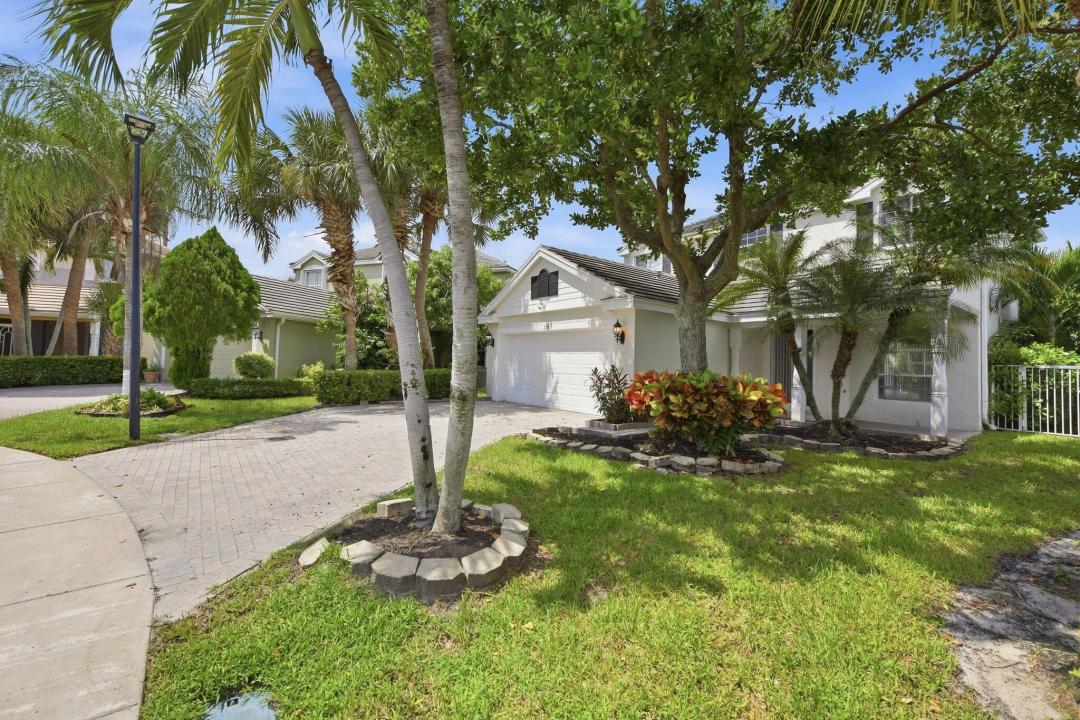 223 Berenger Walk, Royal Palm Beach, Florida 33414