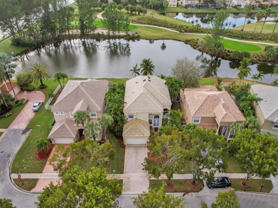 2111 RESTON Circle, Royal Palm Beach, Florida 33411, HOA KỲ