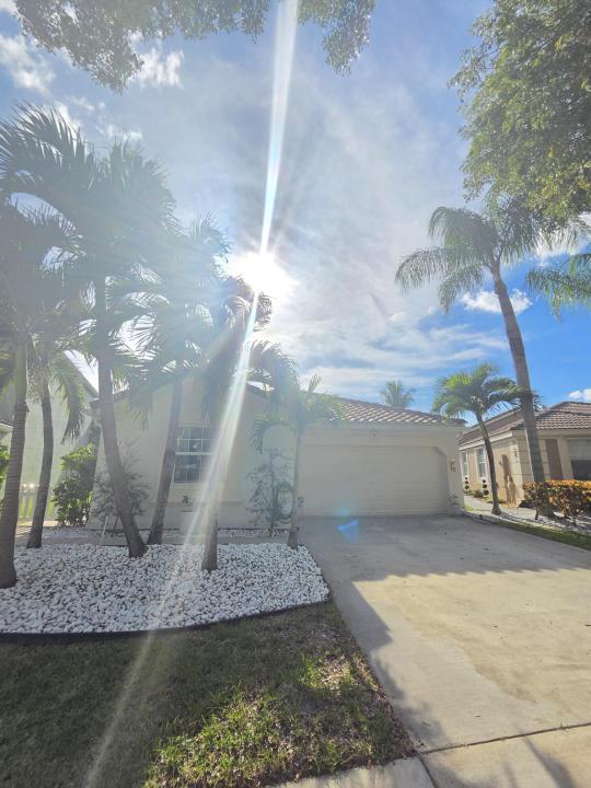1210 Oakwater Drive, Royal Palm Beach, Florida 33411, USA