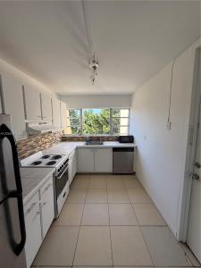 952 NE 199th St 4K, Miami, フロリダ 33179, アメリカ合衆国