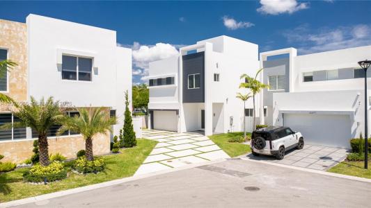 10381 NW 67th Ter, Doral, フロリダ 33178, アメリカ合衆国