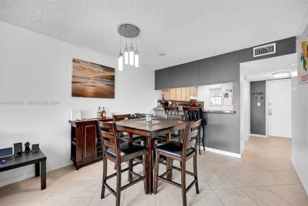 7610 Stirling Rd 206F, Davie, Flórida 33024, Estados Unidos