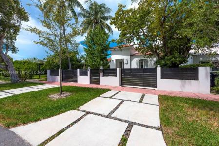 719 W 51st St, Miami Beach, Florida 33140, USA